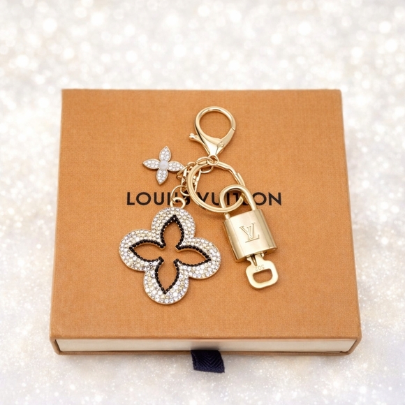Louis Vuitton Accessories - Authentic Louis Vuitton Gold Lock & Box w/ Unbranded Clover Bagcharm 122925